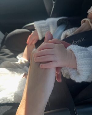 Michelle Keegan Instagram - Such a special day from start to finish. Happy Mothers Day 🫶🏽💐💗