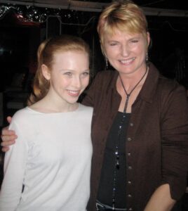 Actress Molly C. Quinn HD Photos and Wallpapers April 2025