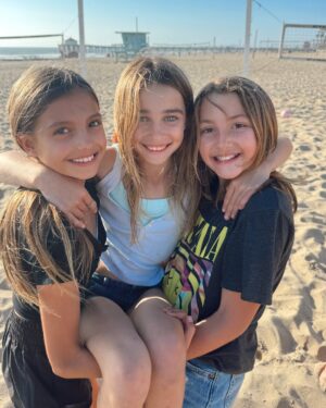 Molly Sims Instagram - Scar’s Bungalow > San Vicente Bungalows 😉 my girl is hitting the DOUBLE DIGITS 🎂🥳