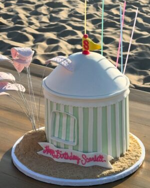 Molly Sims Instagram - Scar’s Bungalow > San Vicente Bungalows 😉 my girl is hitting the DOUBLE DIGITS 🎂🥳