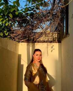 Actress Momina Iqbal HD Photos and Wallpapers March 2025