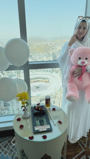 Mona Farouk Instagram - الحمدلله رب العالمين 
ربنا يكتبها لكل مشتاق 🕋🤲🏻🤍
Thank you @swissotelmakkah #25 #2 #2025
#swissotelmakkah #makkahhotels 
#مكه_سويس_أوتيل  #مكه_المكرمه #العمرة 
#umrah #makkah #blessedjourney #alhamdulillah #عمرة #مكة
#الحمدلله