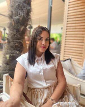 Mouni Bouallam Instagram - قداش رحلة العمر فيها مصاعب.
كم مرة فشلتي وبدأتي من جديد.
الأفكار الصعبة الي بتحاربيها دائما.
الشجاعة لي تخليتي بيها لاتخاذ قرارت مهمة .
التضحيات لي قدمتيها لتصلي لأهدافك. 
كل الحب لكن صديقاتي ومتتبعاتي ❤️