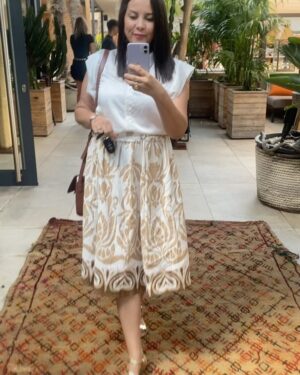 Mouni Bouallam Instagram - قداش رحلة العمر فيها مصاعب.
كم مرة فشلتي وبدأتي من جديد.
الأفكار الصعبة الي بتحاربيها دائما.
الشجاعة لي تخليتي بيها لاتخاذ قرارت مهمة .
التضحيات لي قدمتيها لتصلي لأهدافك. 
كل الحب لكن صديقاتي ومتتبعاتي ❤️