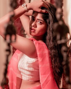 Mridhula korapati Instagram - 🌷

Photography : @studiolumieres