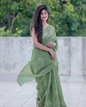 Mridhula korapati Instagram - 💚

📸 @studiolumieres
