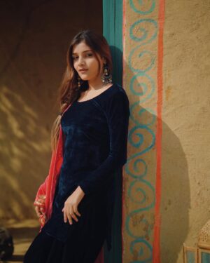 Muskan Shaikh Instagram - Chalo comment’s main apna surname he bata do sab?😅🙈

#instagood #instagood #likesforlike #photooftheday #lifestyle #viral