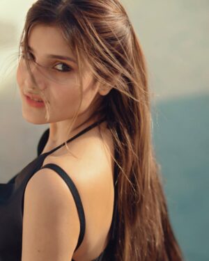 Muskan Shaikh Instagram - Comment’s YOUR FAV : Karan Aujla / Badshah?🖤

#lifestyle #model #fashionstyle #likesforlike #instagood #postoftheday #viral
