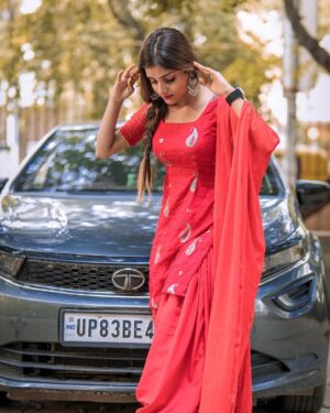 Muskan Shaikh Instagram - Comment’s your fav?❤️

Pic edit : @mr_devil74_ 🎨

Pic click : @vazeerart 📸

Suit : @dress_by_chavi 👗