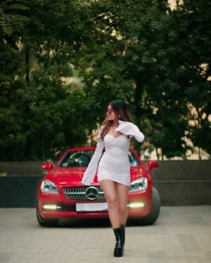 Muskan Shaikh Instagram - Chale Phir Drive Pe..?🚙♠️🔥

#instagood #fashionstyle #lifestyle #viral #postoftheday