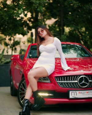 Muskan Shaikh Instagram - Chale Phir Drive Pe..?🚙♠️🔥

#instagood #fashionstyle #lifestyle #viral #postoftheday