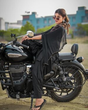 Muskan Shaikh Instagram - Long Drive Pe Chalna Hai Kisi ko?🏍️

Edit : @mr_devil74_ 
Click : @vazeerart 

#reelkarofeelkaro #viralvideos #reelsinstagram