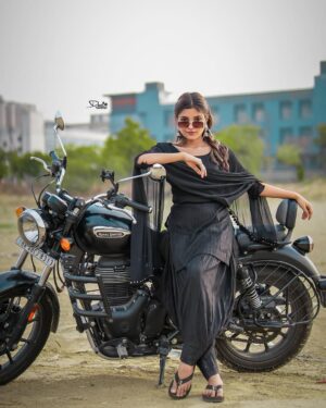 Muskan Shaikh Instagram - Long Drive Pe Chalna Hai Kisi ko?🏍️

Edit : @mr_devil74_ 
Click : @vazeerart 

#reelkarofeelkaro #viralvideos #reelsinstagram