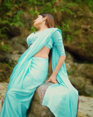 Muskan Shaikh Instagram - Meri aankhon mein kaun kaun khogaya?🙈🩵

Saree : @dress_by_chavi 

#instagram #instagood #instalike #actor #lifestyle #photoshoot #enjoylife