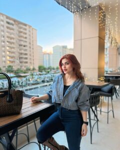 Actress Nadeen Alfahd HD Photos and Wallpapers April 2025