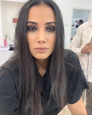 Nadia Kounda Instagram - On se reveille !