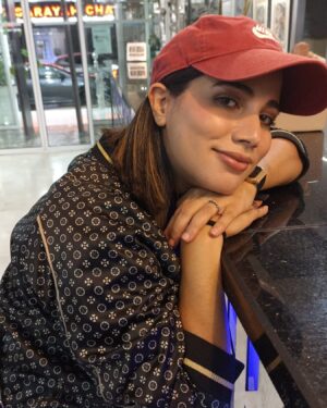 Nadia Kounda Instagram - 📸🤳 @mez832002 
When à TANGIER 🎥