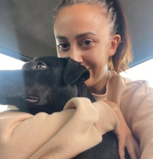 Naiara Awada Instagram - Desde mis 15 a mis veinti pico estaba muy angustiada , tenia ansiedad .. lloraba , tenia miedo.. lo unico que me rescataba era actuar .
Filmar peliculas , estudiar teatro. 
Despues entre en un camino que no me hacia feliz . Ser mediatica a cualquier costo . Vivia del afuera y solo queria pertenecer. Querer ser “famosa” mis metas se achicaron, mi corazon se apago. Vivia leyendo comentarios feos y solo se alimentaba mi EGO.
A mis 23 aparecio mi gran maestro. El amor de mi vida “marido” un completo desconocido que me mostró una forma distinta a la que conocia . Un lugar seguro. Lleno de paz y amor . El martes rescató de la autopista a una bebe perro . Otra completa desconocida y sin dudarlo sali corriendo a buscarla . Me la traje a casa y la cuide , le di amor y sane su alma al igual que marido conmigo en 2018 . Hoy entendi . Todos podemos tomar decisiones distintas . No existe la SUERTE existe trabajar fuerte con uno para ser feliz y rodearse de amor. No es mas que DECISIONES. 
Gracias dios por enseñarme tanto. Hoy no quiero ser famosa . Quiero ser lo que soy. COMUNICADORA. Gracias a todos por su apoyo y seguir mi camino. Esto recien empieza! Pronto vuelvo a actuar y estoy donde quiero estar en tv. 📺 decidi bien. Ahora soy feliz incluso en mis crisis.
Nai