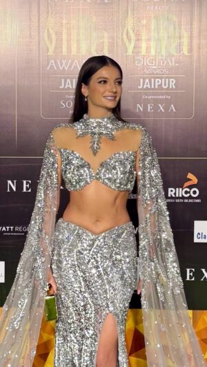 Natalia Janoszek Instagram - Still in @iifa mode.