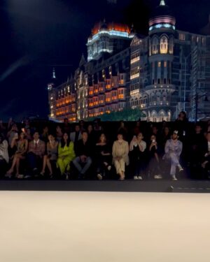 Natalia Janoszek Instagram - What an amazing experience to see @viviennewestwood Fashion Show in front of Gateaway of India and iconic @tajmahalmumbai last night. Thank you so much for having me @fashion_entrepreneur_fund @sanjaynigam_official 
It was truly something extraordinary! 🇮🇳
#look @houseofcb
