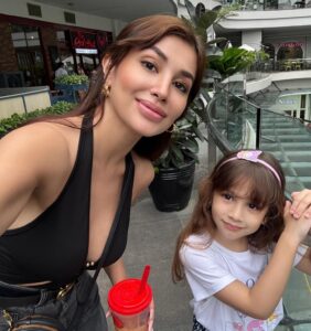 Actress Nathalie Hart HD Photos and Wallpapers April 2025