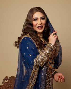 Nawal El Kuwaitia Instagram - ‏ سعيدة بمشاركتي مع كبار فنانين المسرح والغناء في أوبريت سدرة اللؤلؤ
كل الشكر لرئيس مجلس الوزراء لرعايته وحضوره وشكرًا أيضًا لـ وزير الإعلام
والشكر موصول للمجلس الوطني للثقافة والفنون والآداب ووزارة الإعلام وجميع القائمين على هذا العمل 🤍
#سدرة_اللؤلؤ