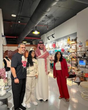 Nawal El Kuwaitia Instagram - شكرًا من قلبي لحبايبي اللي شرفوني بحضورهم باركوا محل حنين Bilo,sClub
والشكر الكبير لأخوي وصديقي عبدالله الجبر على اهتمامه بأدق التفاصيل بإبداعاته ورقيه المعروف 
والله يبارك لبنيتي الحلوه💙💙💙
@mishalalarouj 
@victoria_event 
@haneenalarouj