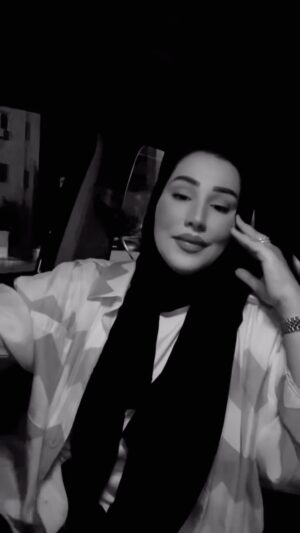 Nedaa Sharara Instagram - بين الزحمة جالي 🥺