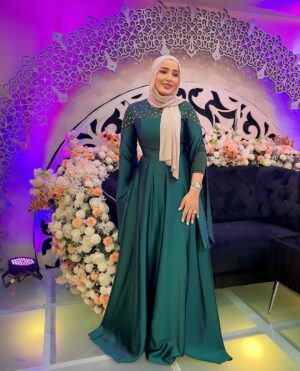 Nedaa Sharara Instagram - ومعاك الدنيا رايقة وضحكالي ♥️
بحبكم 🤍

فستاني من @almondblossomfashion