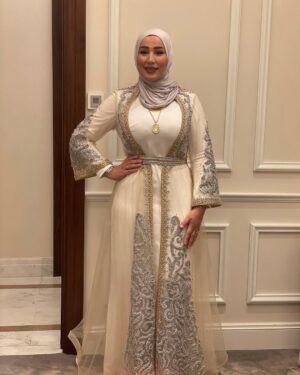 Nedaa Sharara Instagram - يسعد صباحكم 💕🌸
إطلالتي في حفل زفاف احد العائلات الكريمة في عمان 💕💕 القفطان الحلو من المبدعه 
@bayan_aladili_designer