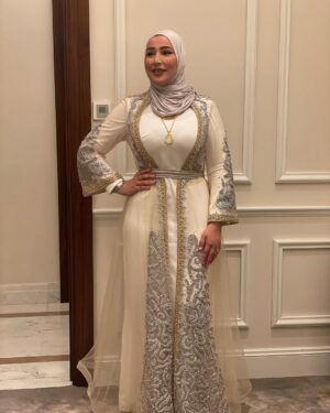 Nedaa Sharara Instagram - يسعد صباحكم 💕🌸
إطلالتي في حفل زفاف احد العائلات الكريمة في عمان 💕💕 القفطان الحلو من المبدعه 
@bayan_aladili_designer