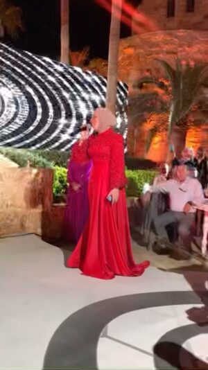 Nedaa Sharara Instagram - ومعاك الدنيا رايقه وضحكالي ♥️
