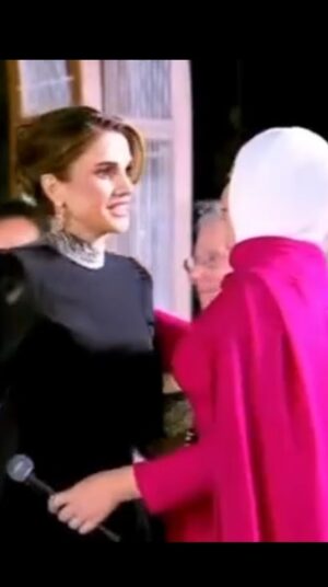 Nedaa Sharara Instagram - من قصر الحسينية حفل زفاف سمو ولي العهد الامير الحسين بن عبد الله  والاميره رجوه الحسين الف مبروك 💕💕💕💕💕