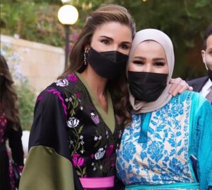 Nedaa Sharara Instagram - كل عام وانت القدوه يا حبيبة روحي وقلبي 🤍العمر كله جلالتك يخليلنا اياكي يارب 
بحبك كتير 🤍 @queenrania