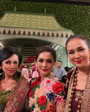 Nia Daniati Instagram - Acara Pernikahan Putra Hatta Rajasa & Putri Ello Kalla  Ritz Carlton Hotel Pasifik Place jakarta