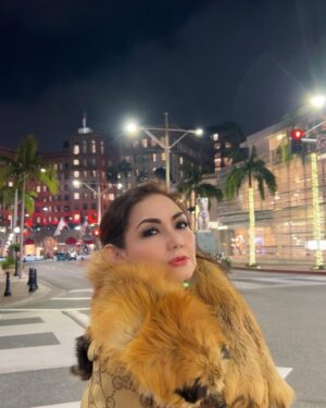 Nia Daniati Instagram - Bismillah… Melangkah Maju dengan Harapan yang indah,Mencintai Diri Sendiri Lebih Penting daripada Mencintai Orang Lain,Don’t Look Back with Regret,Look Foward with Hope,… 2024 Bahagia,Semangat 😉👌😇💖💖💖
