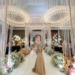 Nia Daniati Instagram - Selamat ber Hari Minggu bersama Orang Minggu bersama Orang”” tercinta love you all 💖💖💖#Gown#kopakaofficial#designer#