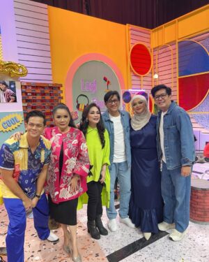 Nia Daniati Instagram - Acara hari ini @pasbukafm_trans7 Host @ayutingting92 @andreastaulany @suryainsomnia