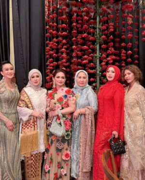 Nia Daniati Instagram - Acara Pernikahan Putra Hatta Rajasa & Putri Ello Kalla  Ritz Carlton Hotel Pasifik Place jakarta