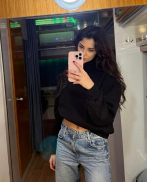 Nilsu Yılmaz Instagram - February mix