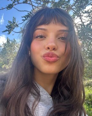 Nina Kaiser Instagram - Anzeige / Danke @airbnb für diese feine Woche!
Haben in diesem krassen Haus auf Mallorca ganz ungestört am Album arbeiten können, gut gegessen und die Sonne genossen. 🌞  #TravelWithAirbnb #HomeAwayFromHome