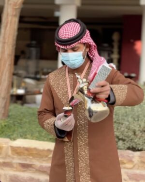 Noha Nabil Instagram - عسى السحاب اللي تثقّل بالأمطار
‏تنثر على (وادي حنيفة) مطرها

‏تنثر عليه من المخاييل مدرار
‏تسقي طلول سهولها مع وعرها

‏دارٍ لها في ماضي الوقت تذكار
‏يجيبنا تاريخها عن خبرها 🇸🇦

#نهى_نبيل #مطل_البجيري
#روح_السعودية