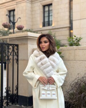 Noha Nabil Instagram - Black or white ?
#نهى_نبيل 
#birkin20
#birkinfaubourg