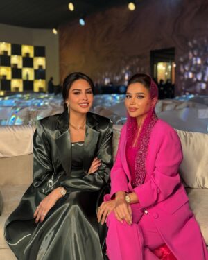 Noha Nabil Instagram - وش أحلى من لون الورد الطائفي لحضور ليلة عطرية بامتياز ؟🌸

A whole new level of Elegance @darnoor 🌸
