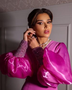Noha Nabil Instagram - لوك الحلقة الخامسة من البرنامج الشعري الأضخم #شاعر_الراية 
كل ثلاثاء الساعة ١٠ م على قناة السعودية الأولى و منصة شاهد 💕

Dress : @nourfathallah 
Jewelry: @bluediamond.qa 
Makeup : @makeupartist.areej 
Hair : @elma.arab1 
Photography : @emtithal_almaktoum2