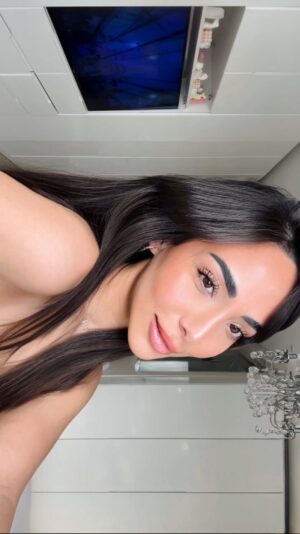 Noor El Zahed Instagram - Soft glam 💌

Products used:
@charlottetilburyarabia flawless filter in Deep Foncé
@diorbeauty backstage concealer in 3N
@charlottetilburyarabia airbrush flawless finish powder in Medium
@patricktabeauty duo blush in Oh She's Different
@diorbeauty face glow palette in 001 Universal
@charlottetilburyarabia hypnotizing pop shot in Rose Gold
@maybelline skyhigh mascara
@charlottetilburyarabia airbrush flawless setting spray
@makeupforevermea lipliner in 708 Universal Earth
@gisou honey infused lip oil