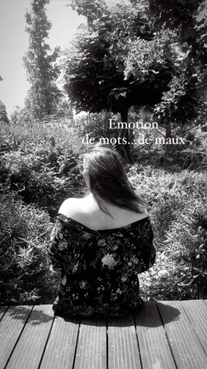 Noufissa Benchehida Instagram - #🎧 #🎤 #✍🏻 @noufissabenchehida_ Émotion de mots…de maux