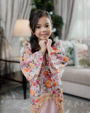 Nur Fazura Instagram - Aidilfitri terindah bersama cinta hatiku @nurfatimaisya 💕
