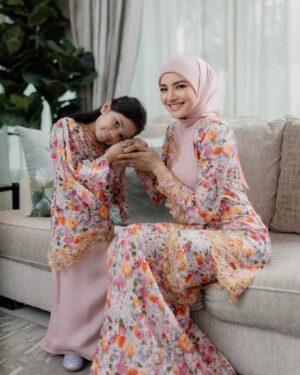 Nur Fazura Instagram - Aidilfitri terindah bersama cinta hatiku @nurfatimaisya 💕