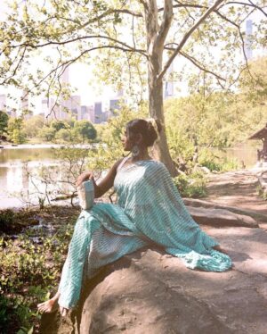 Oviya Santhakumar Instagram - I was in LOVE 🦢

Creative direction @my_ikigai._ 
Styling @rasikka.deorey @manasijsal
Photography  @samirah.v @myikigai_photography